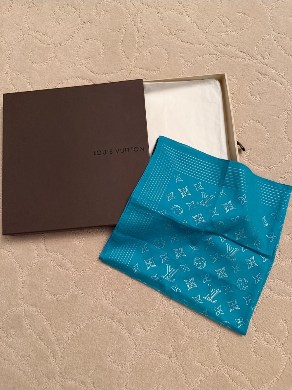 LIMITED EDITION Louis Vuitton Turquoise Monogram Silk Scarf